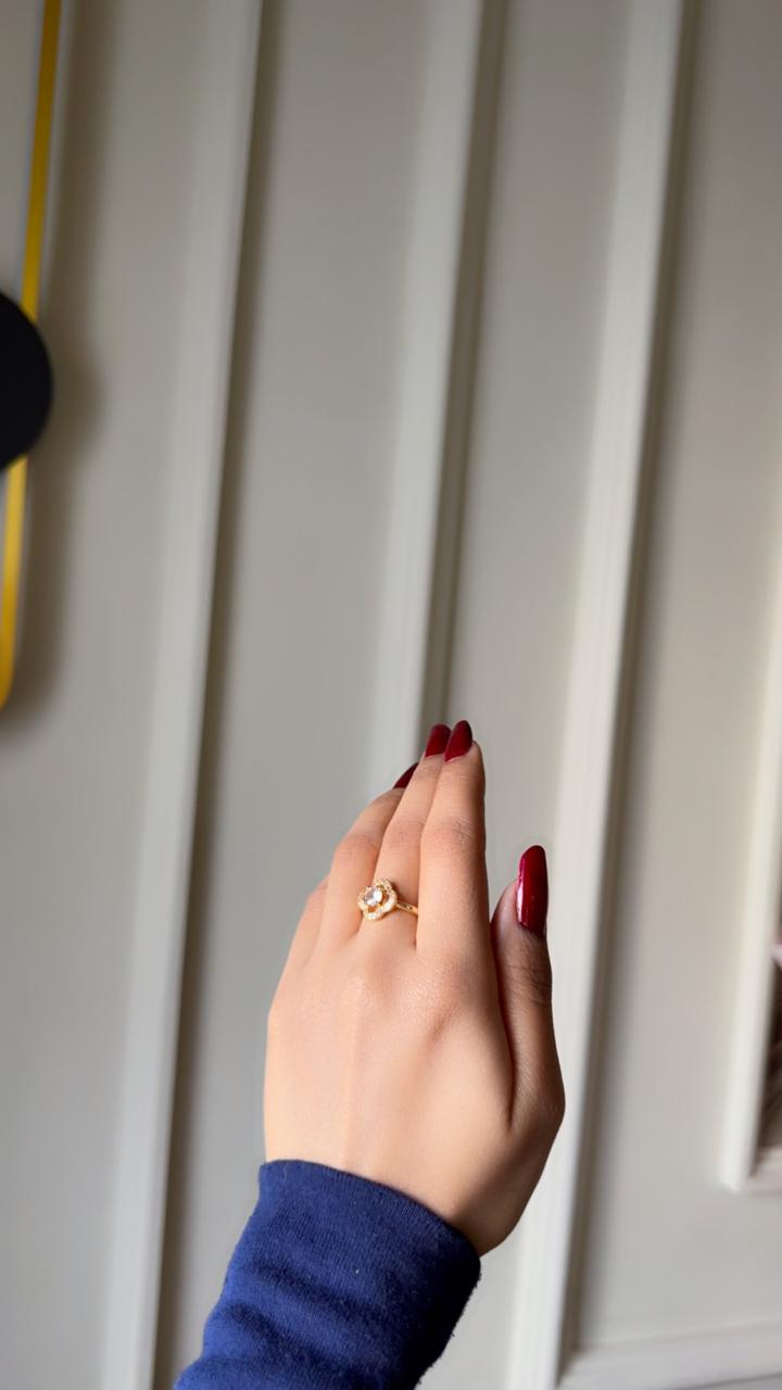 Golden Clover Glow Ring