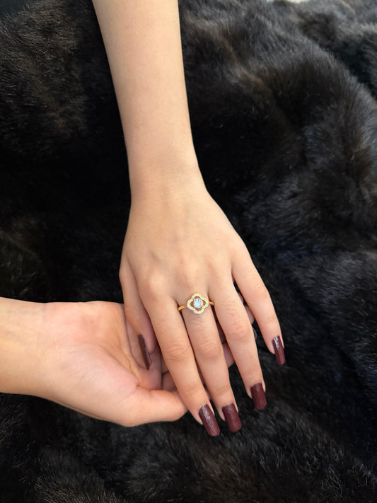 Golden Clover Glow Ring